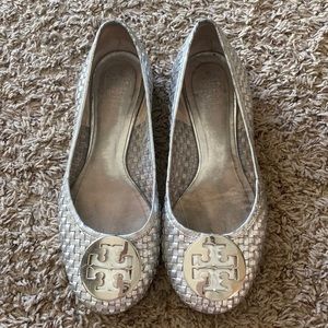Tory Burch - silver flats